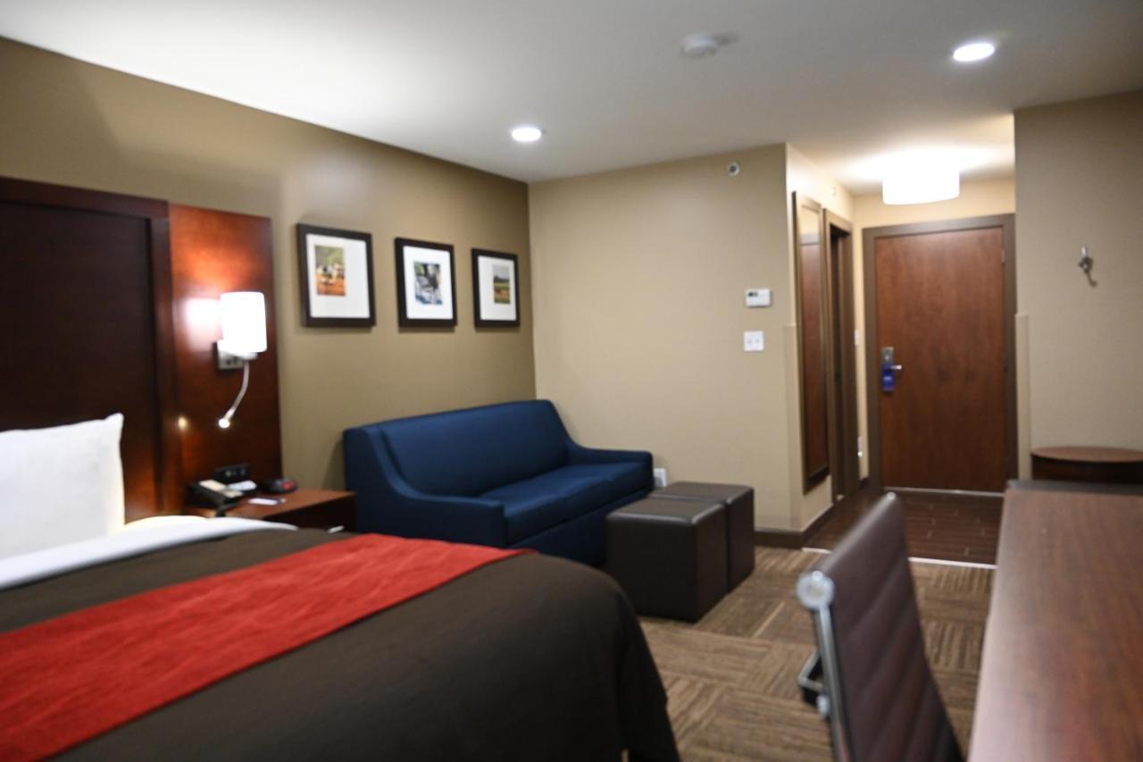 Giles Hotel Inn And Suites Pulaski Экстерьер фото