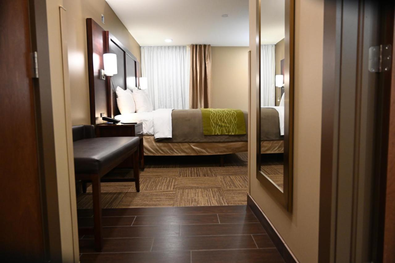 Giles Hotel Inn And Suites Pulaski Экстерьер фото
