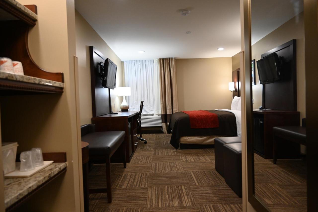 Giles Hotel Inn And Suites Pulaski Экстерьер фото