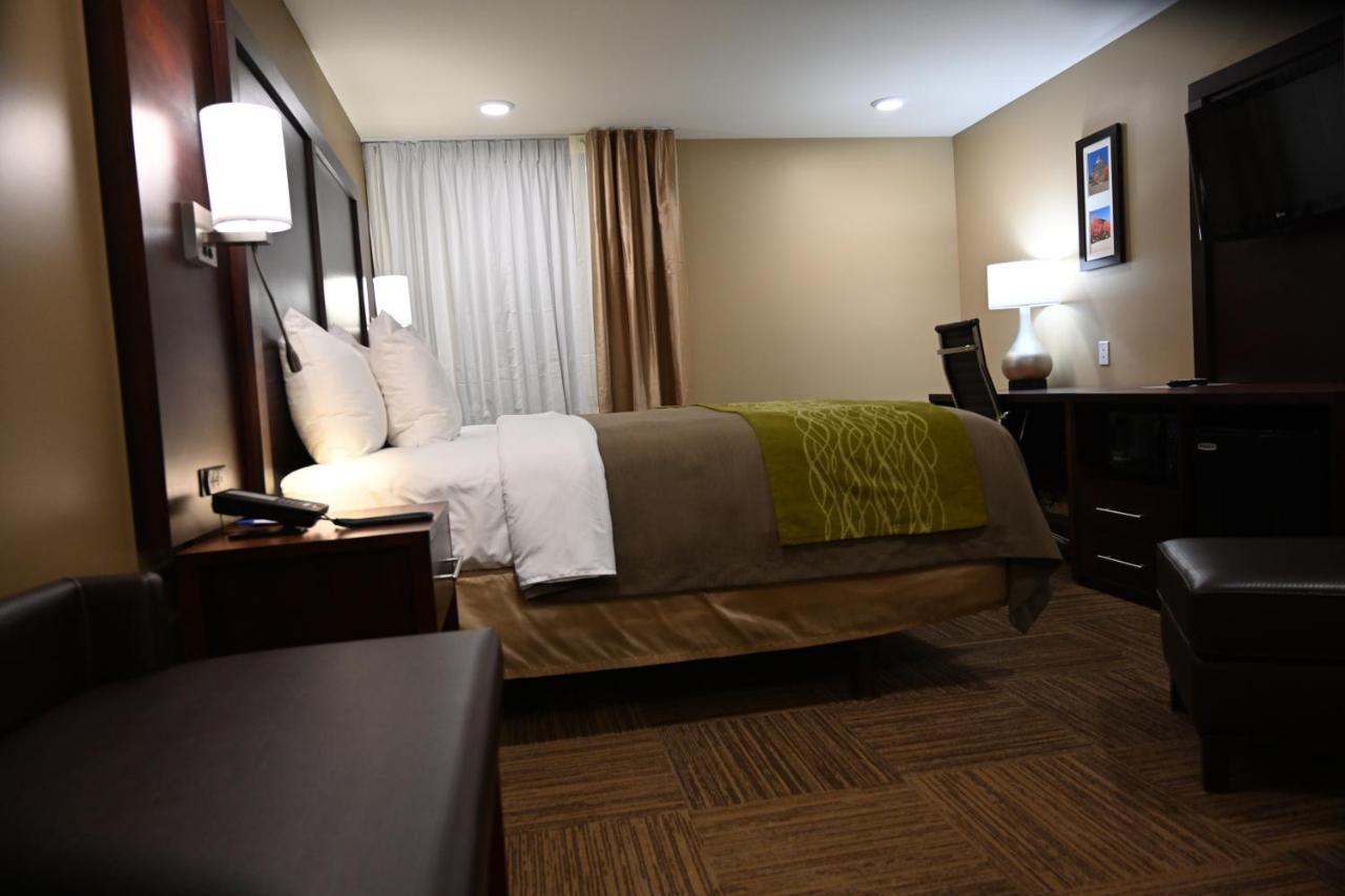Giles Hotel Inn And Suites Pulaski Экстерьер фото