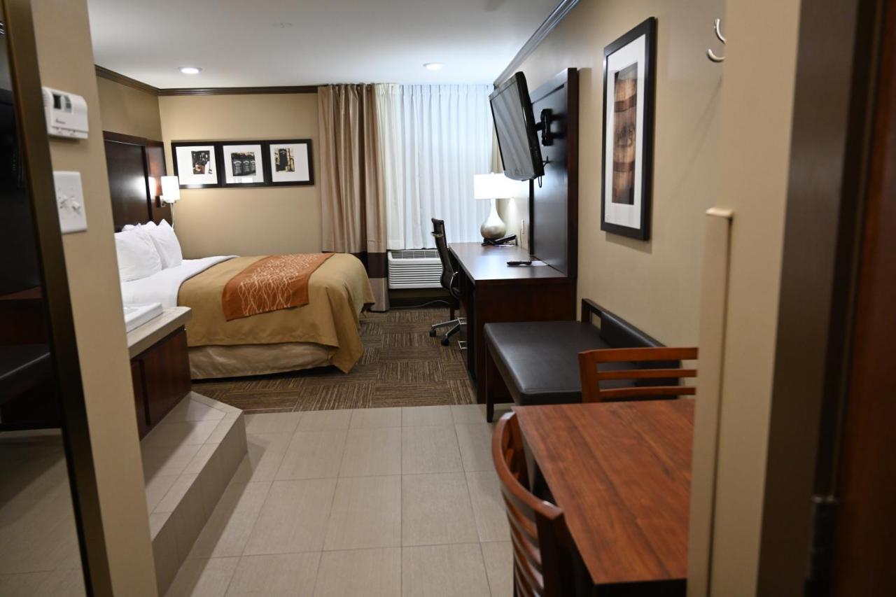 Giles Hotel Inn And Suites Pulaski Экстерьер фото