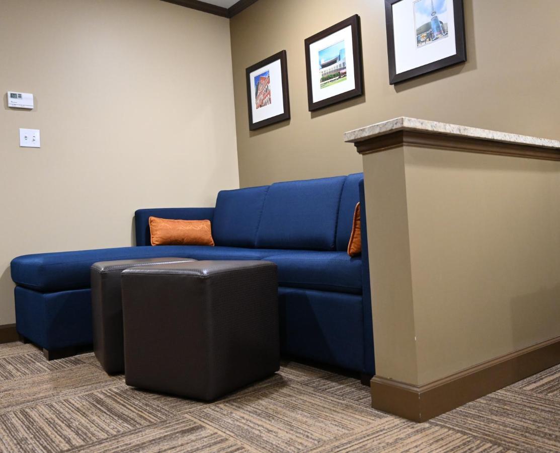 Giles Hotel Inn And Suites Pulaski Экстерьер фото