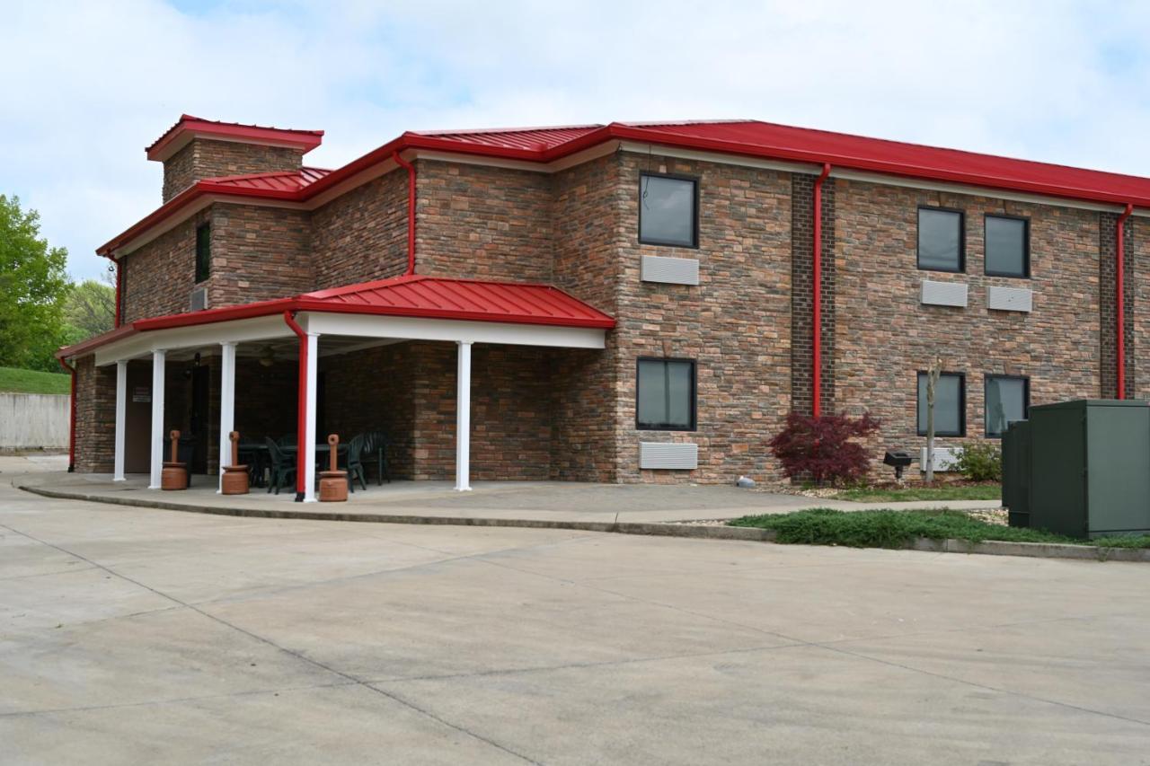 Giles Hotel Inn And Suites Pulaski Экстерьер фото