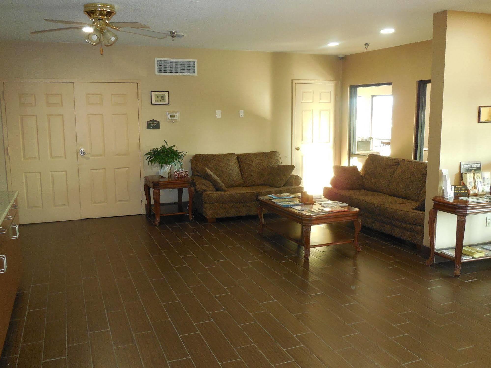 Giles Hotel Inn And Suites Pulaski Экстерьер фото