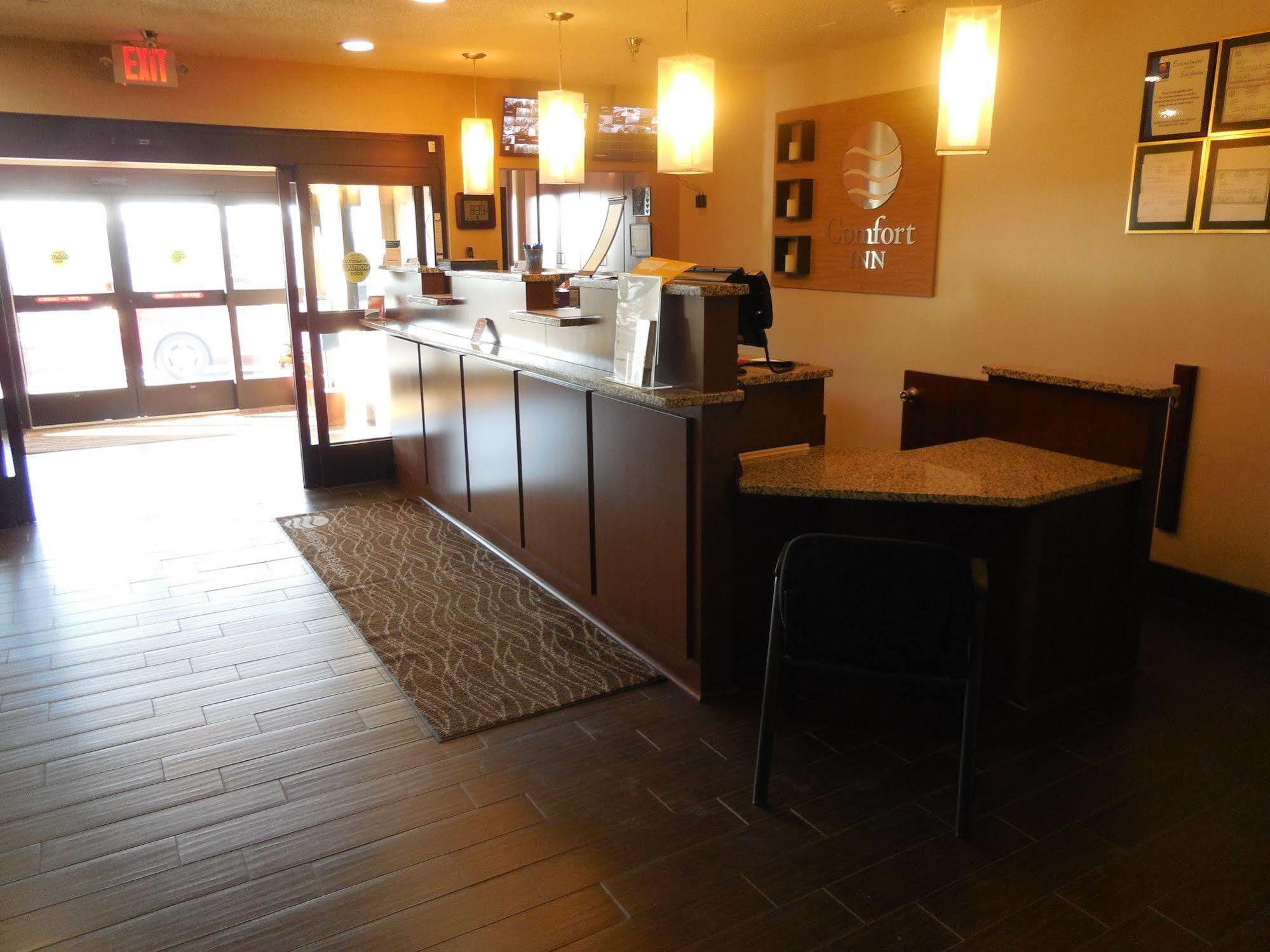 Giles Hotel Inn And Suites Pulaski Экстерьер фото
